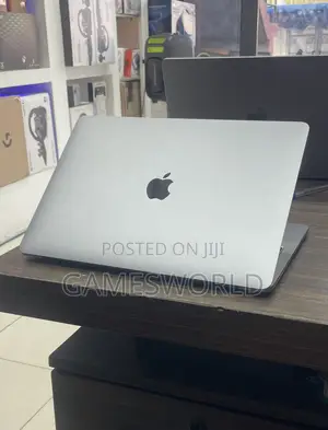 Laptop Apple MacBook Pro 2020 8GB Apple M1 SSD 256GB