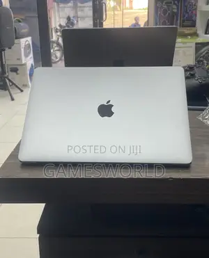 Laptop Apple MacBook Pro 2020 8GB Apple M1 SSD 256GB