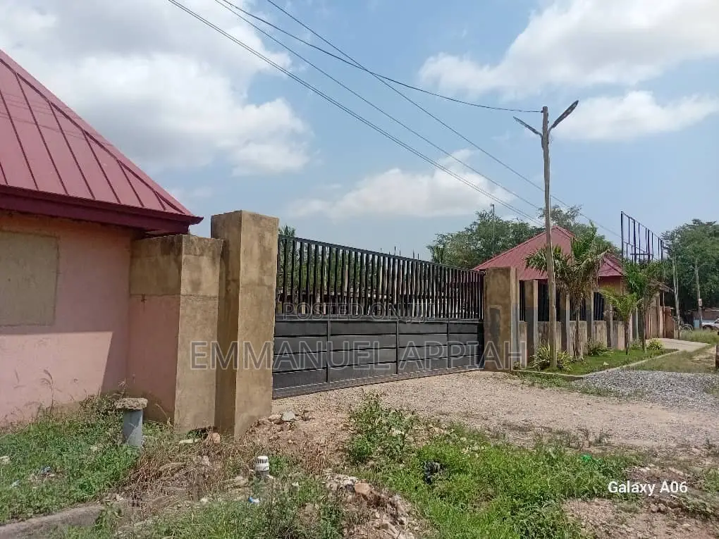500sqm Warehouse for Sale at Nsawam