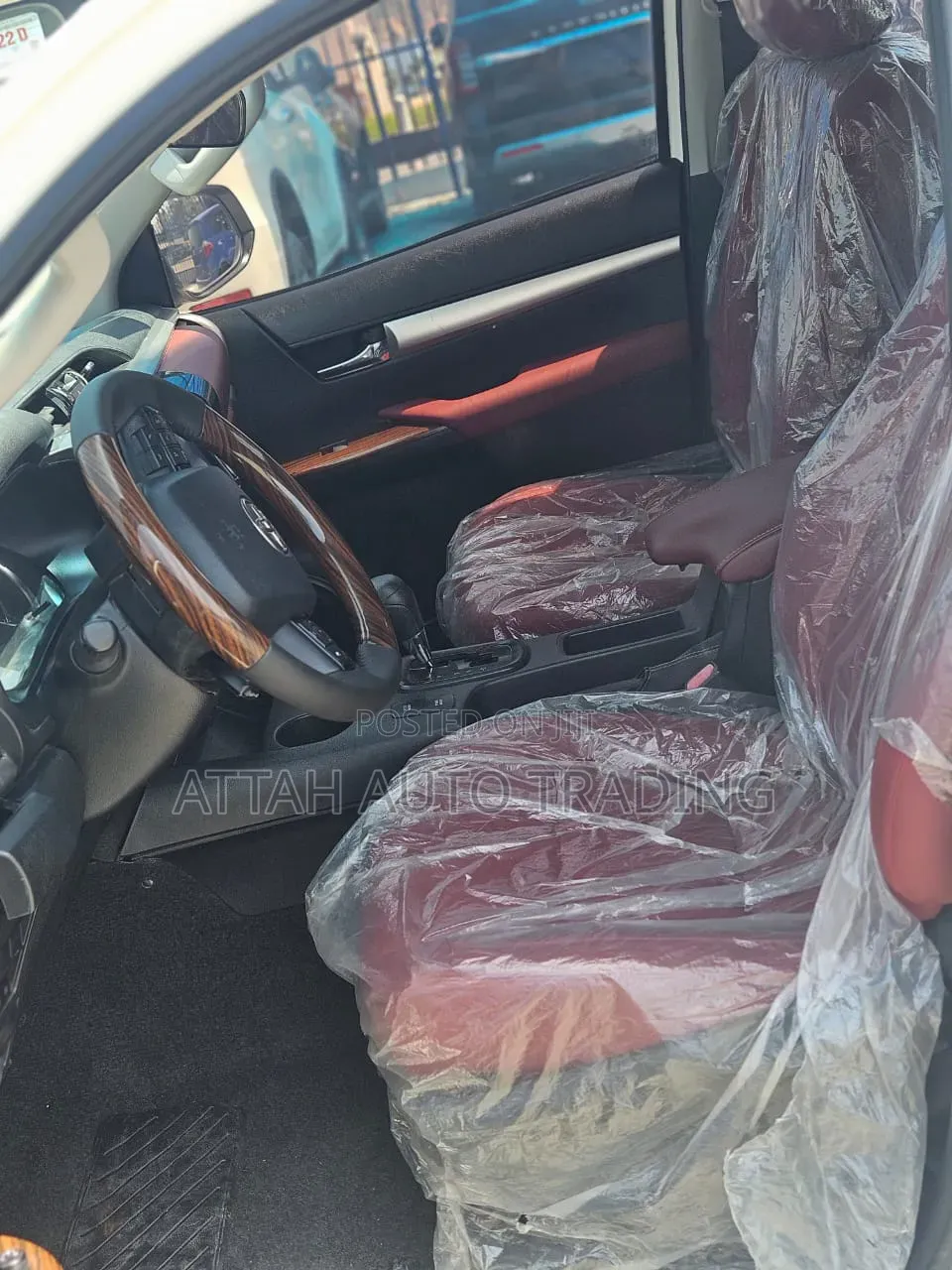 Toyota Hilux 2022 White