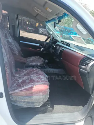 Toyota Hilux 2022 White