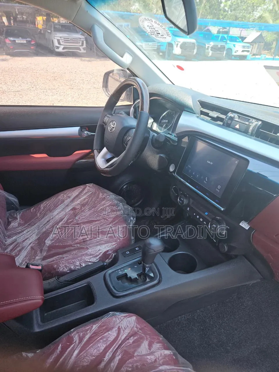 Toyota Hilux 2022 White