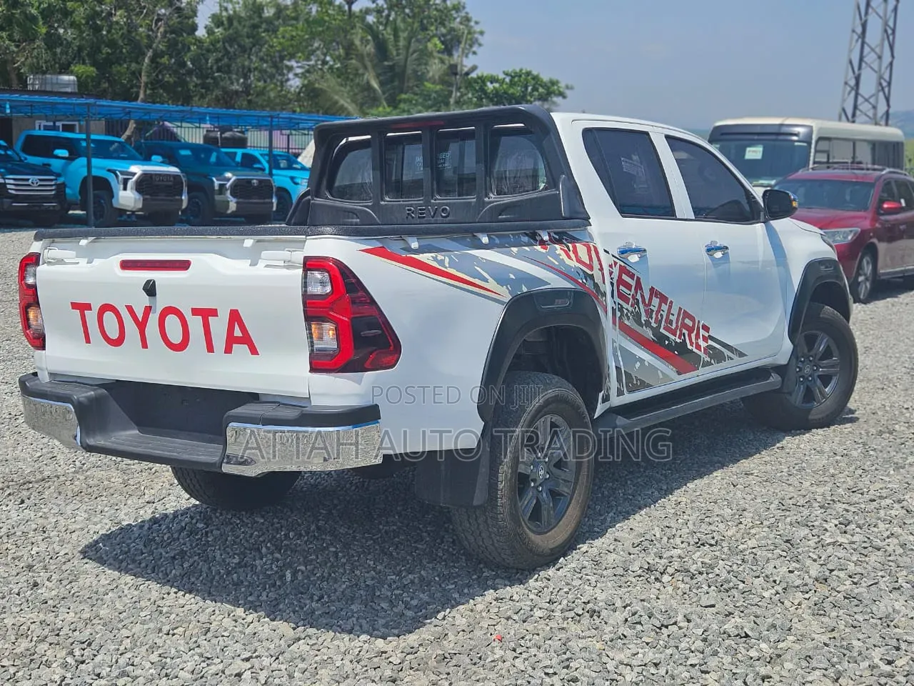 Toyota Hilux 2022 White