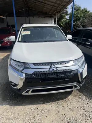 Mitsubishi Outlander 2020 White