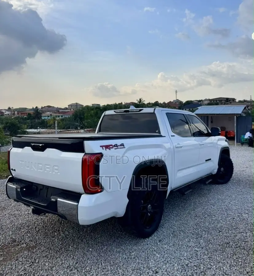 Toyota Tundra 2024 White