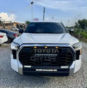 Toyota Tundra 2024 White