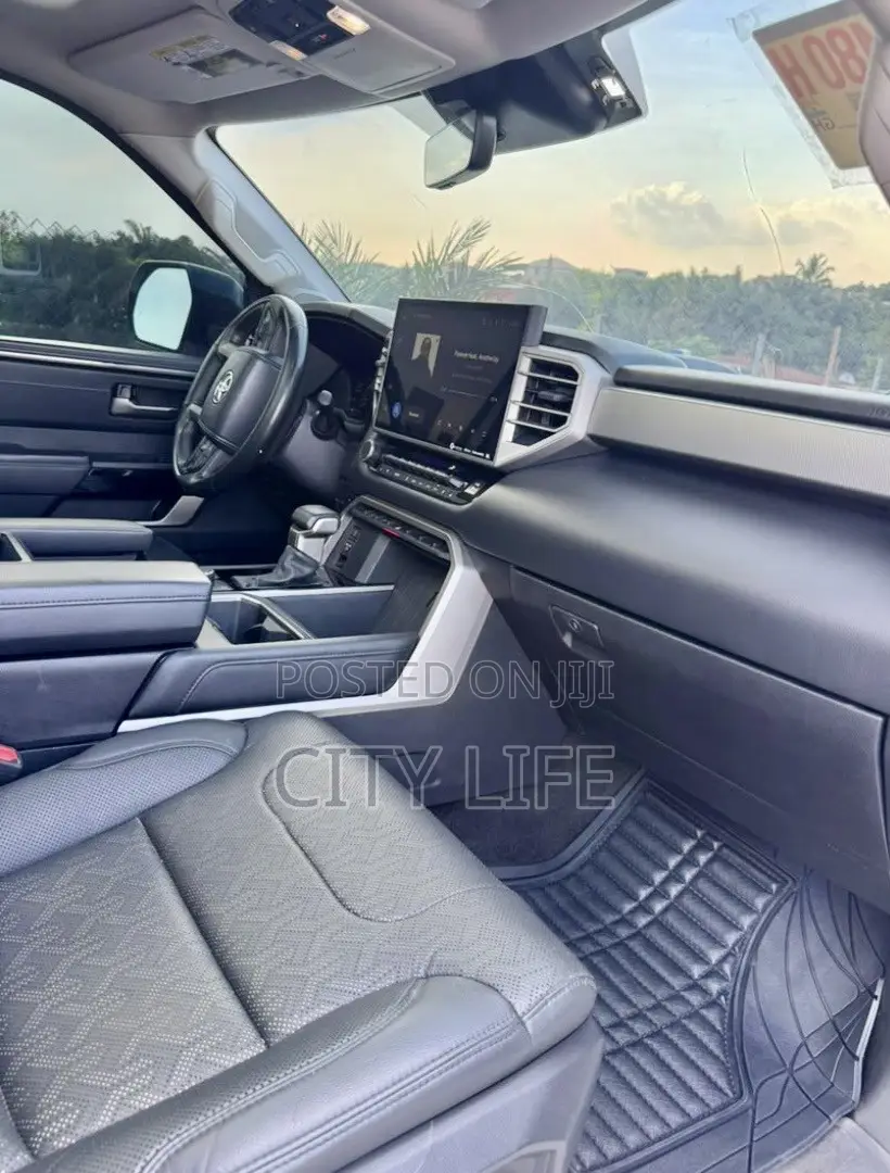 Toyota Tundra 2024 White