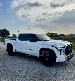 Toyota Tundra 2024 White