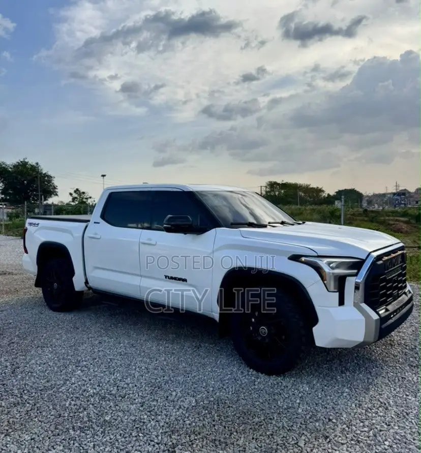 Toyota Tundra 2024 White