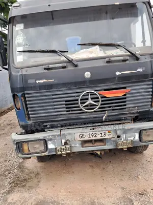 Mercedes Benz - Truck Container