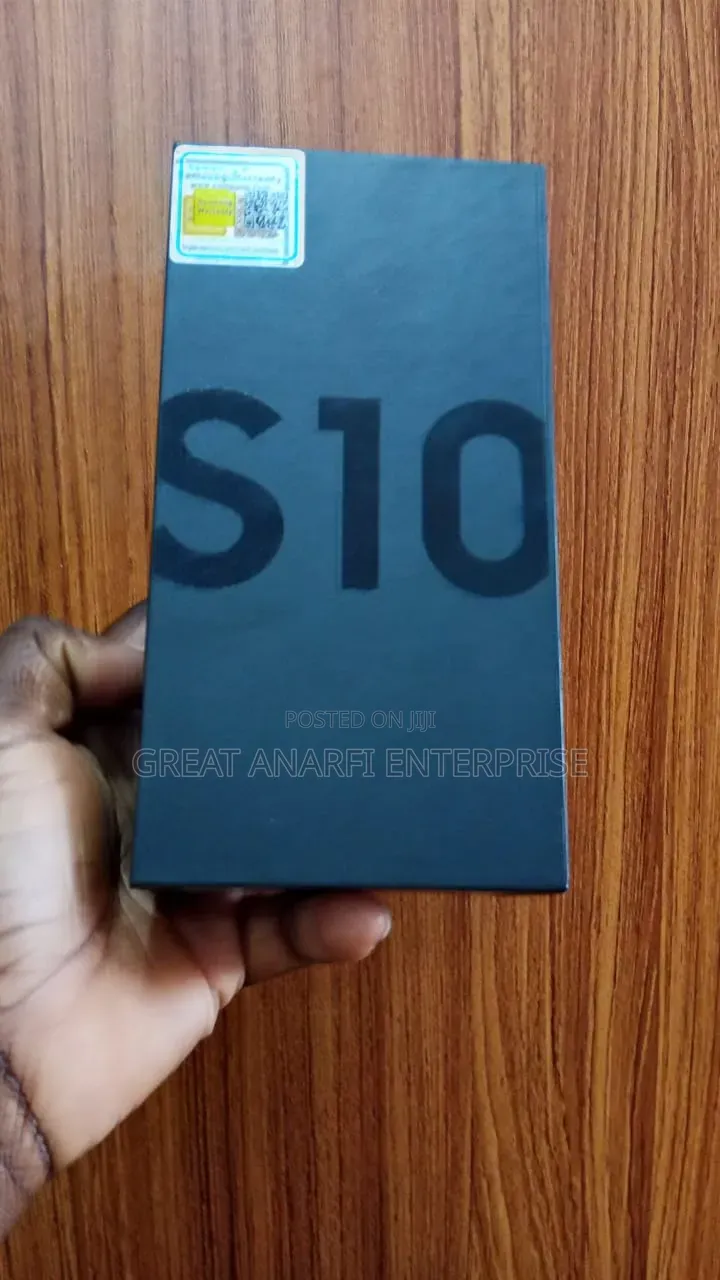 New Samsung Galaxy S10 128 GB Black
