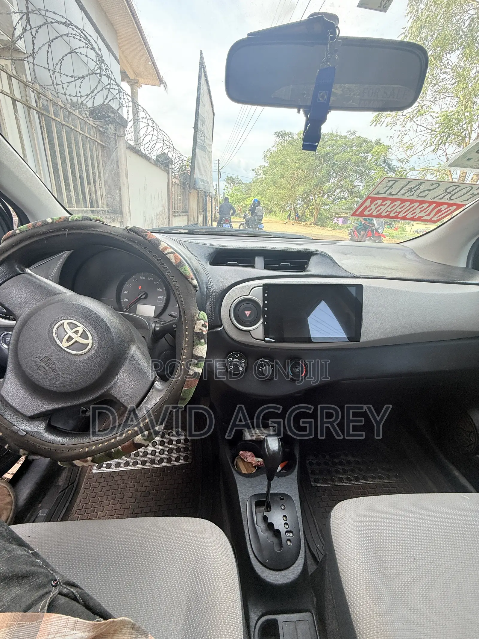Toyota Vitz 2012 Black