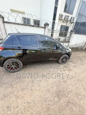 Toyota Vitz 2012 Black