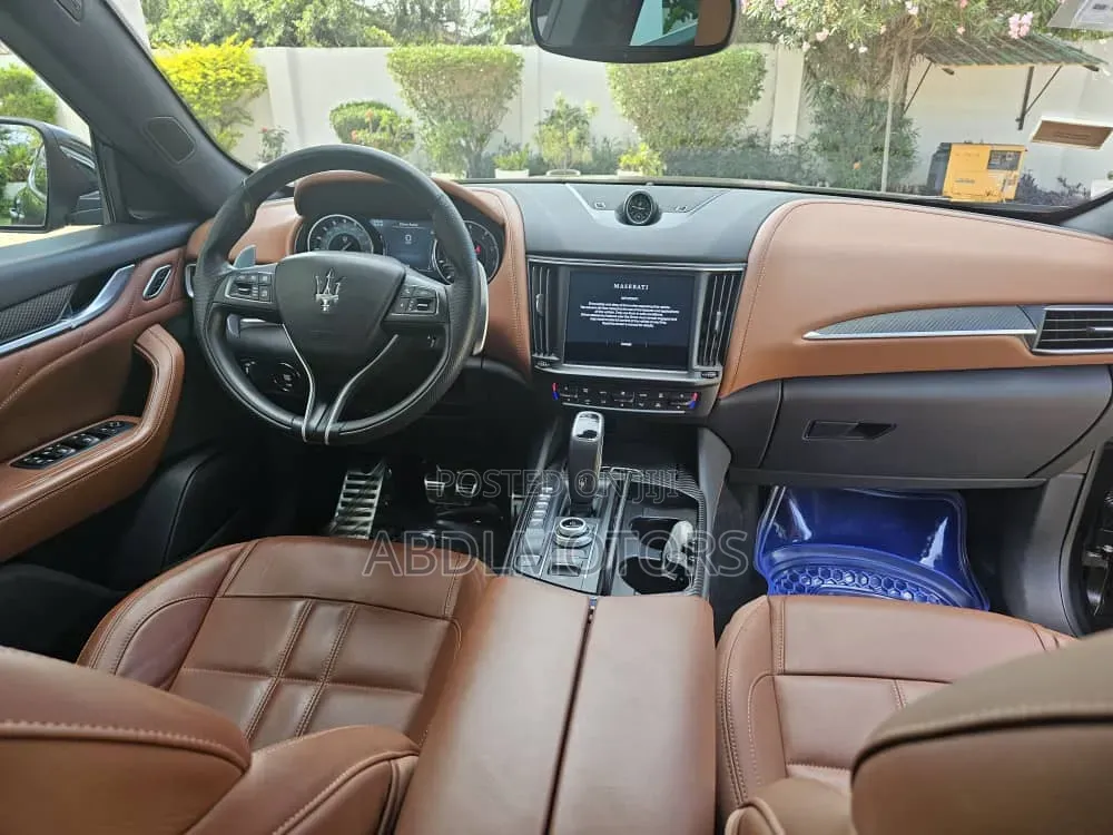 Maserati Levante 2022 Gray