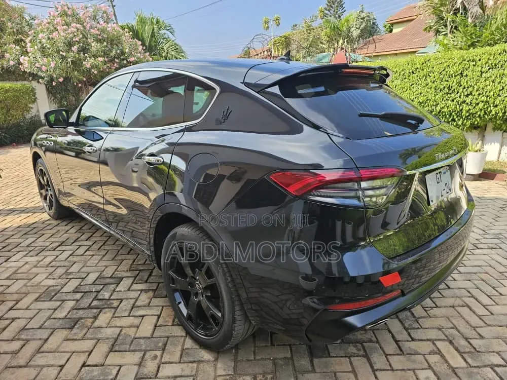 Maserati Levante 2022 Gray