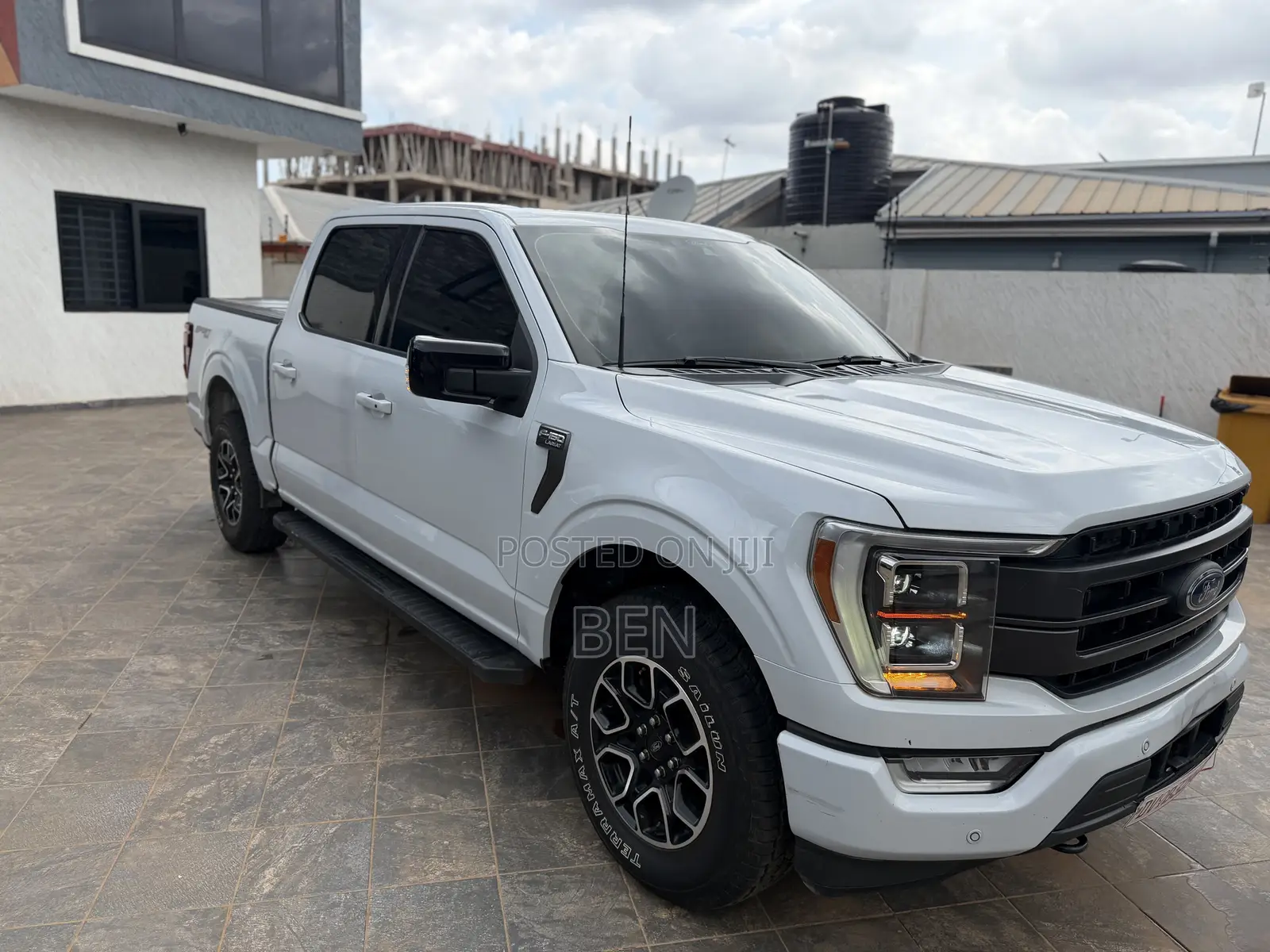 Ford F-150 LARIAT 2022 White