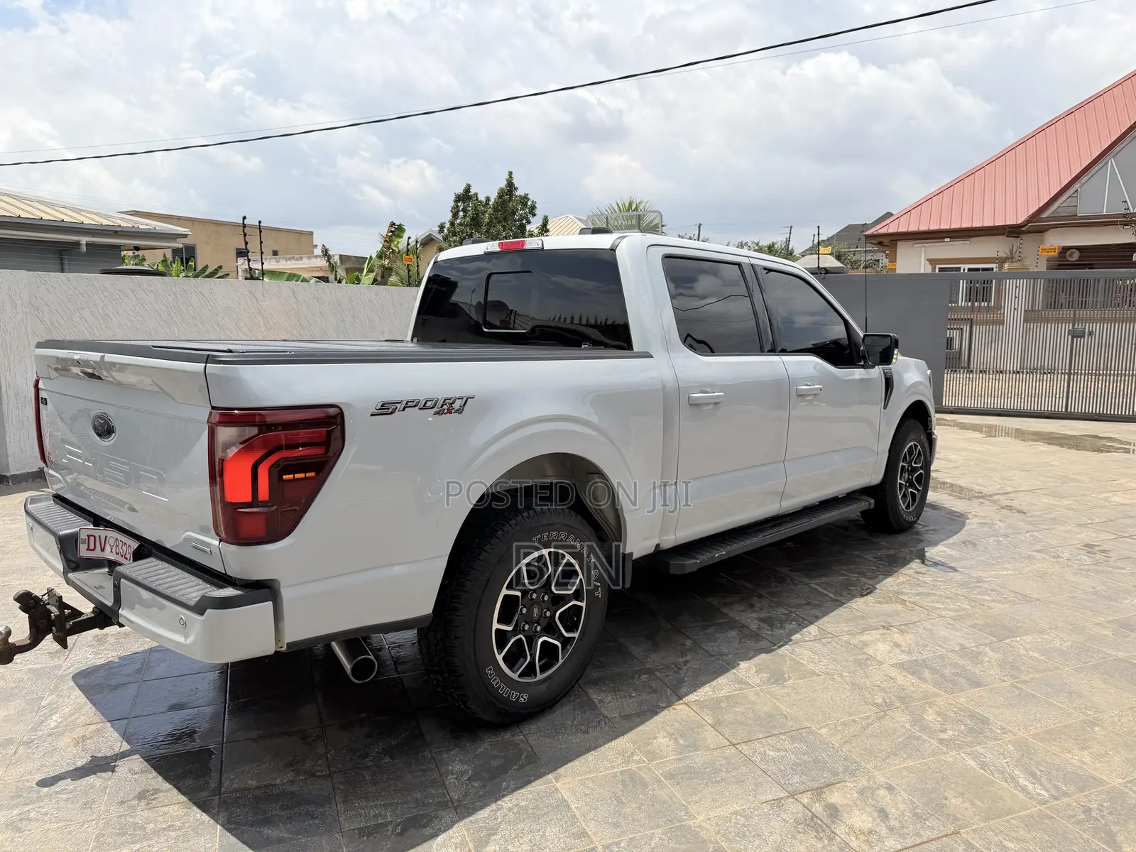 Ford F-150 LARIAT 2022 White