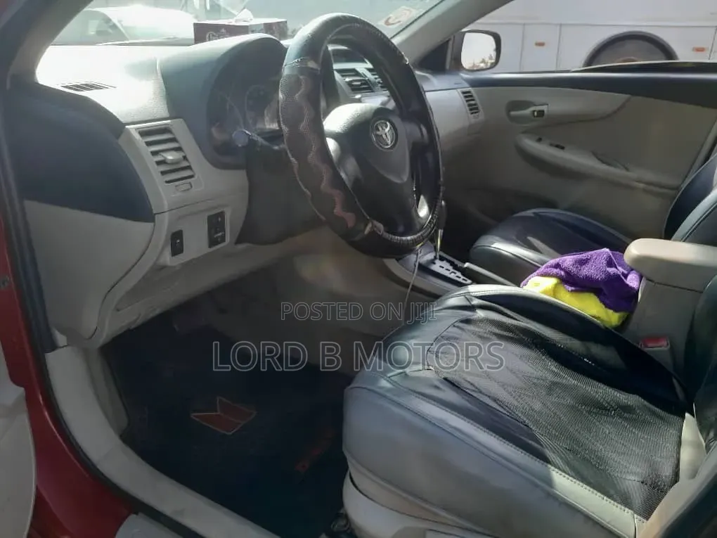 Toyota Corolla LE 4dr Sedan (1.8L 4cyl 4A) 2012 Red