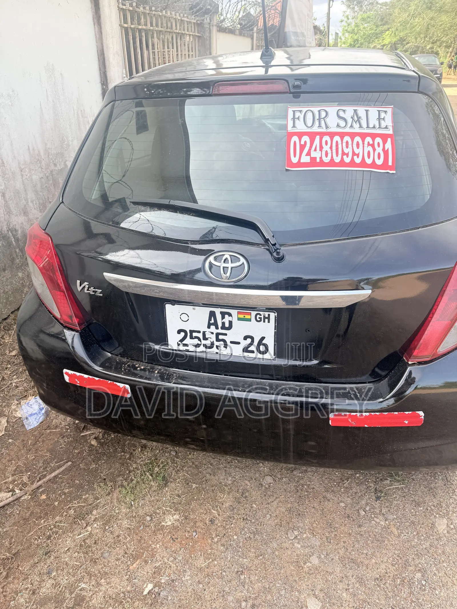 Toyota Vitz 2012 Black