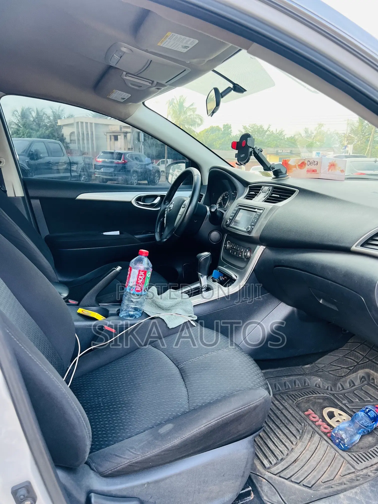 Nissan Sentra SR 4dr Sedan (1.8L 4cyl CVT) 2014 Gray