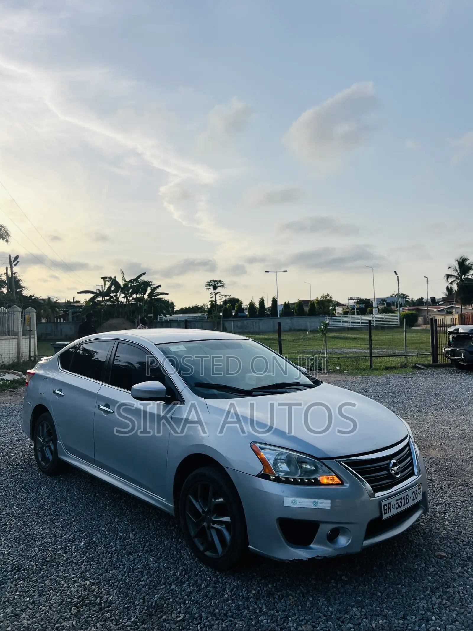 Nissan Sentra SR 4dr Sedan (1.8L 4cyl CVT) 2014 Gray