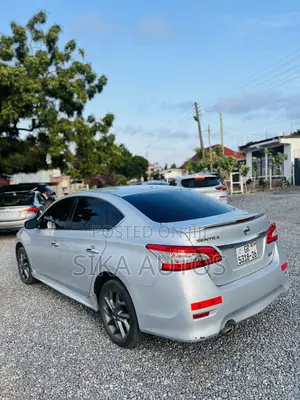 Nissan Sentra SR 4dr Sedan (1.8L 4cyl CVT) 2014 Gray