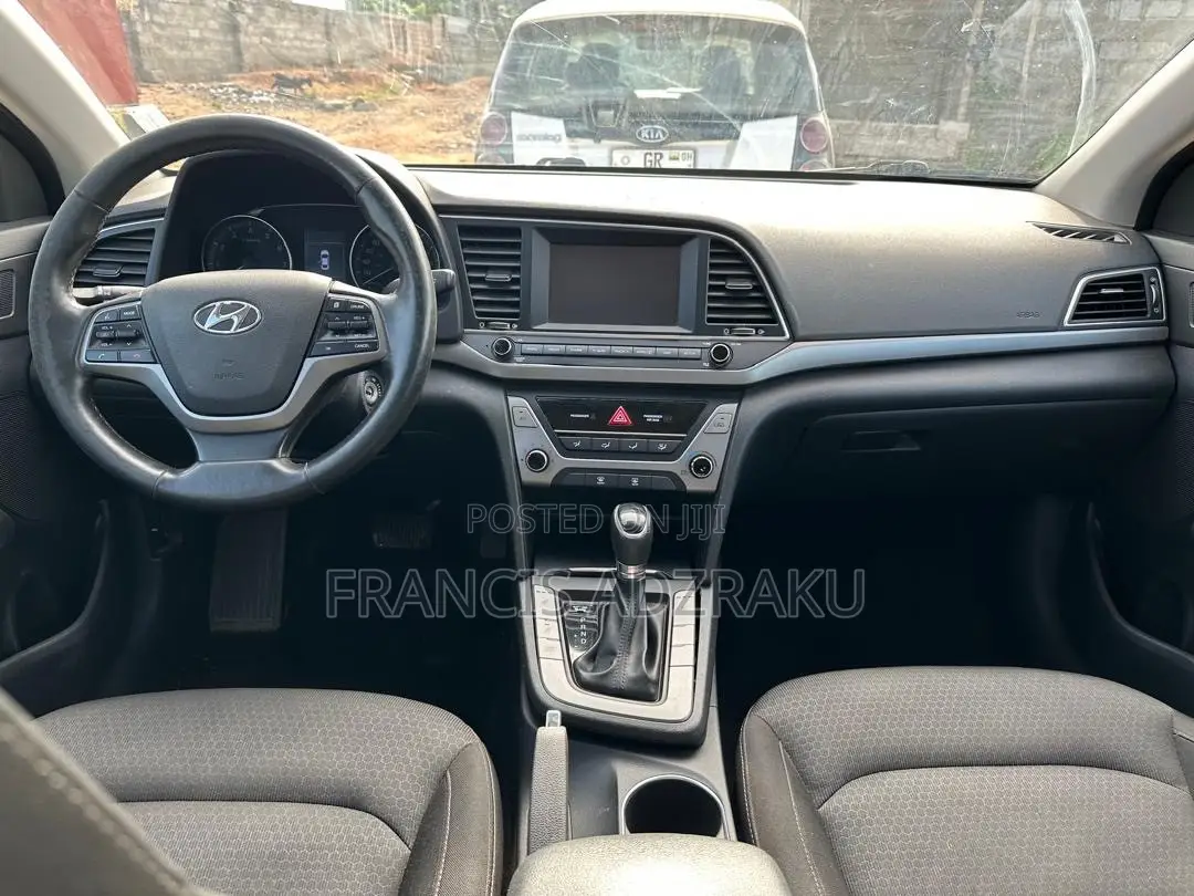 Hyundai Elantra Limited Sedan FWD (2.0L 4cyl 6A) 2017 White
