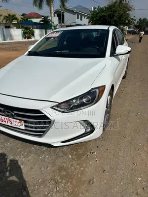 Hyundai Elantra Limited Sedan FWD (2.0L 4cyl 6A) 2017 White