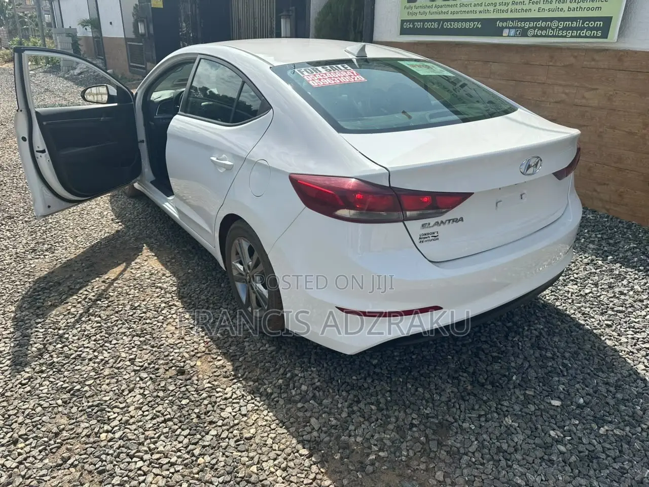 Hyundai Elantra Limited Sedan FWD (2.0L 4cyl 6A) 2017 White