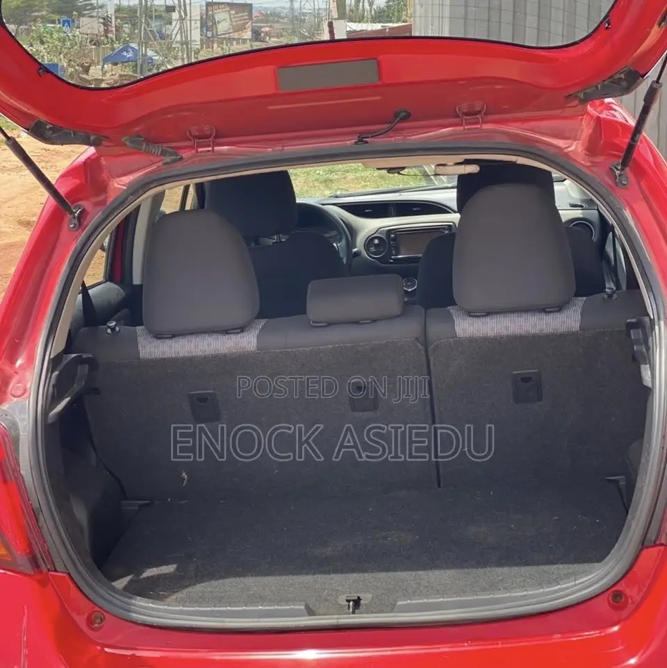 Toyota Yaris LE Hatchback 5dr 2014 Red