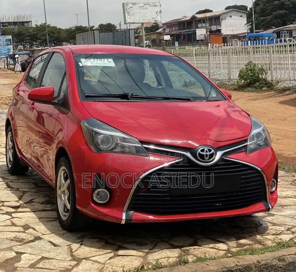 Toyota Yaris LE Hatchback 5dr 2014 Red