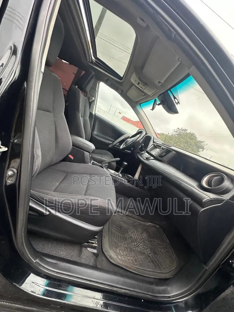 Toyota RAV4 XLE AWD (2.5L 4cyl 6A) 2017 Black