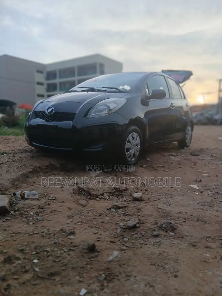 Toyota Vitz 2010 Black