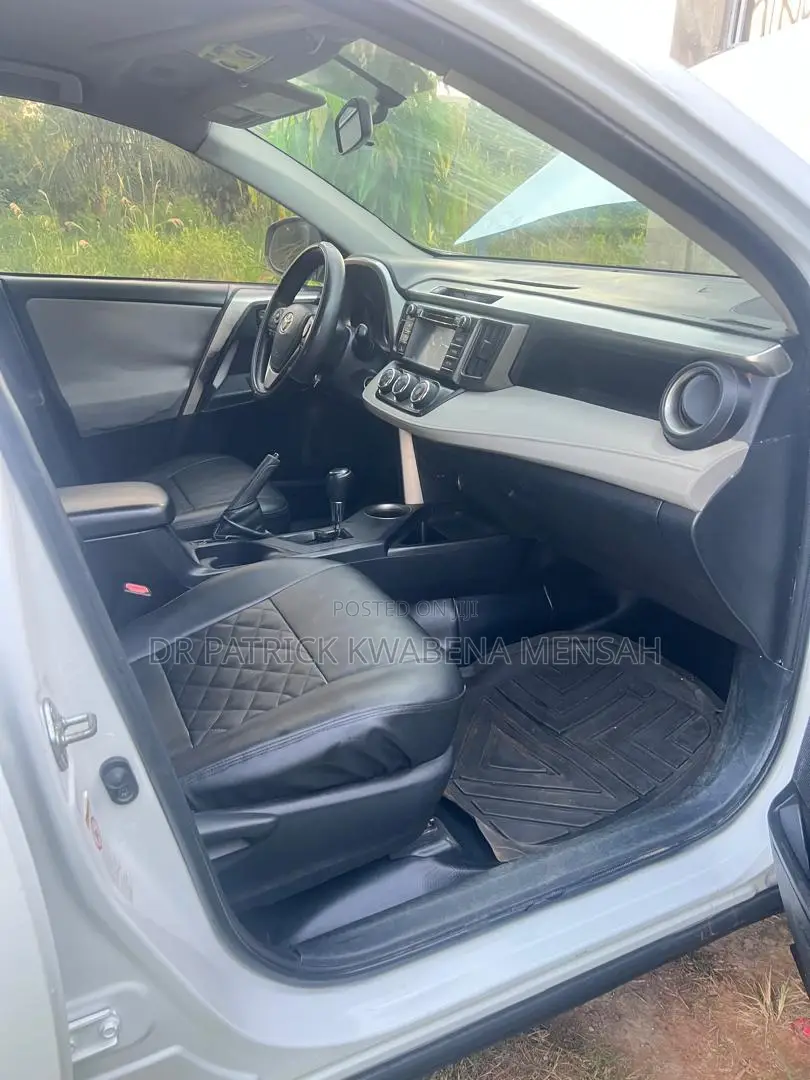 Toyota RAV4 LE 4dr SUV AWD (2.5L 4cyl 6A) 2014 White