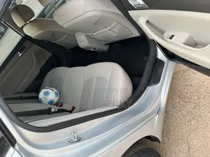 Hyundai Sonata SE 4dr Sedan (2.4L 4cyl 6A) 2015 Silver