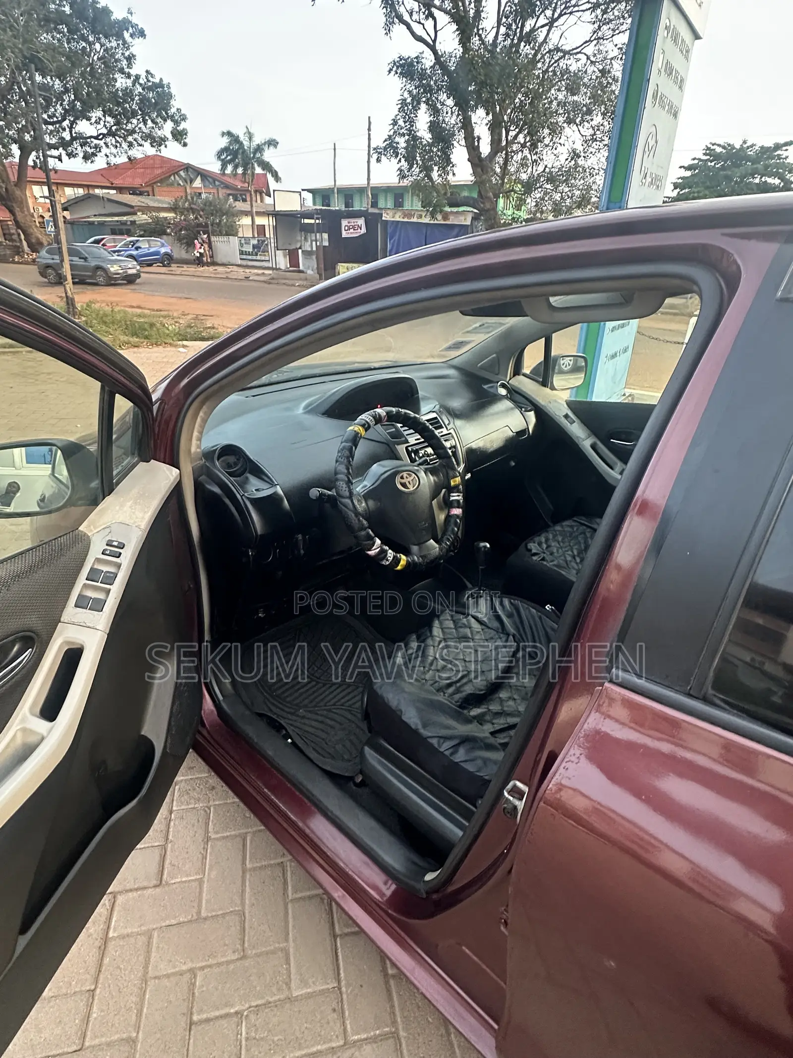 Toyota Vitz 2010 Orange