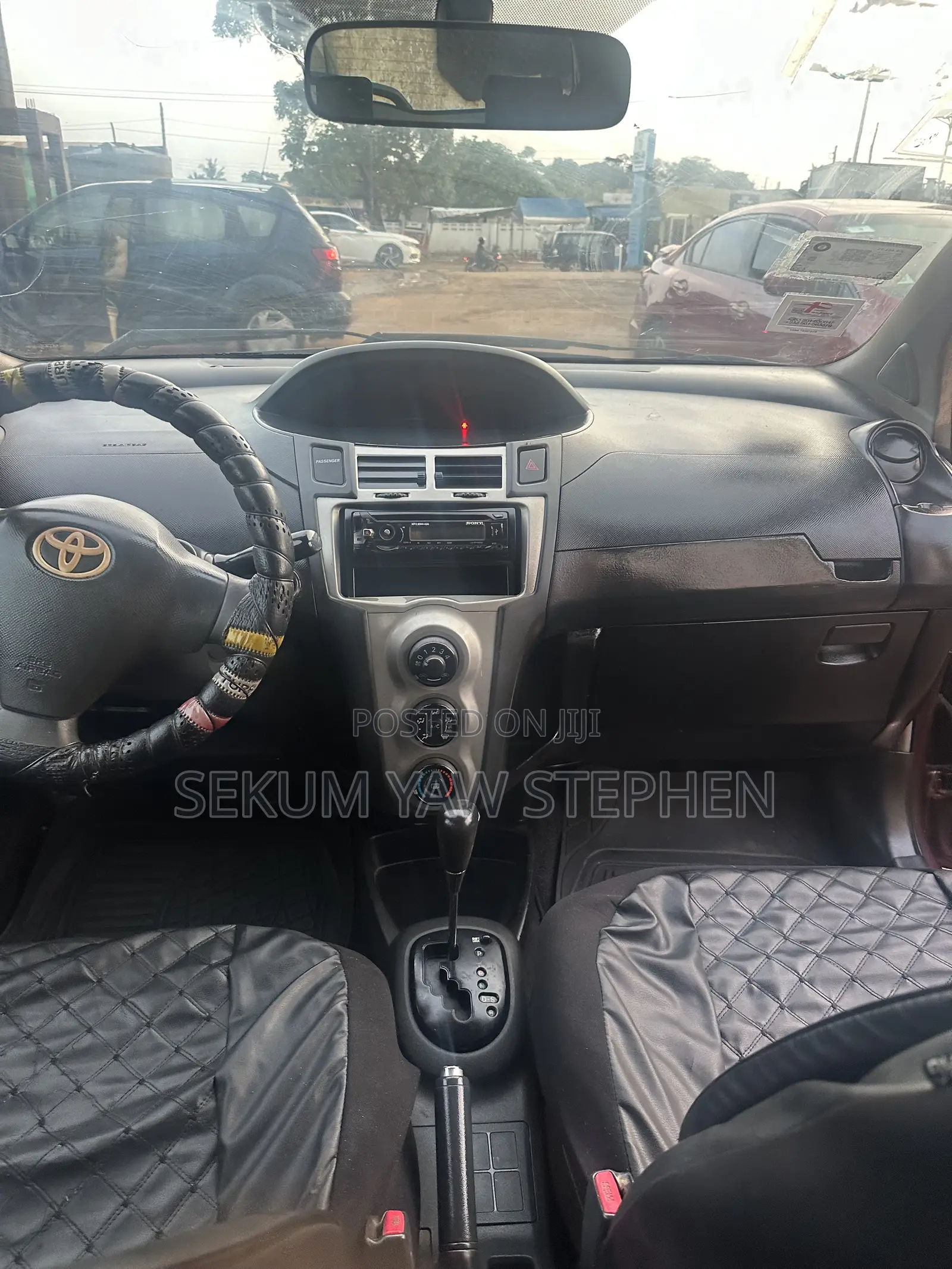Toyota Vitz 2010 Orange