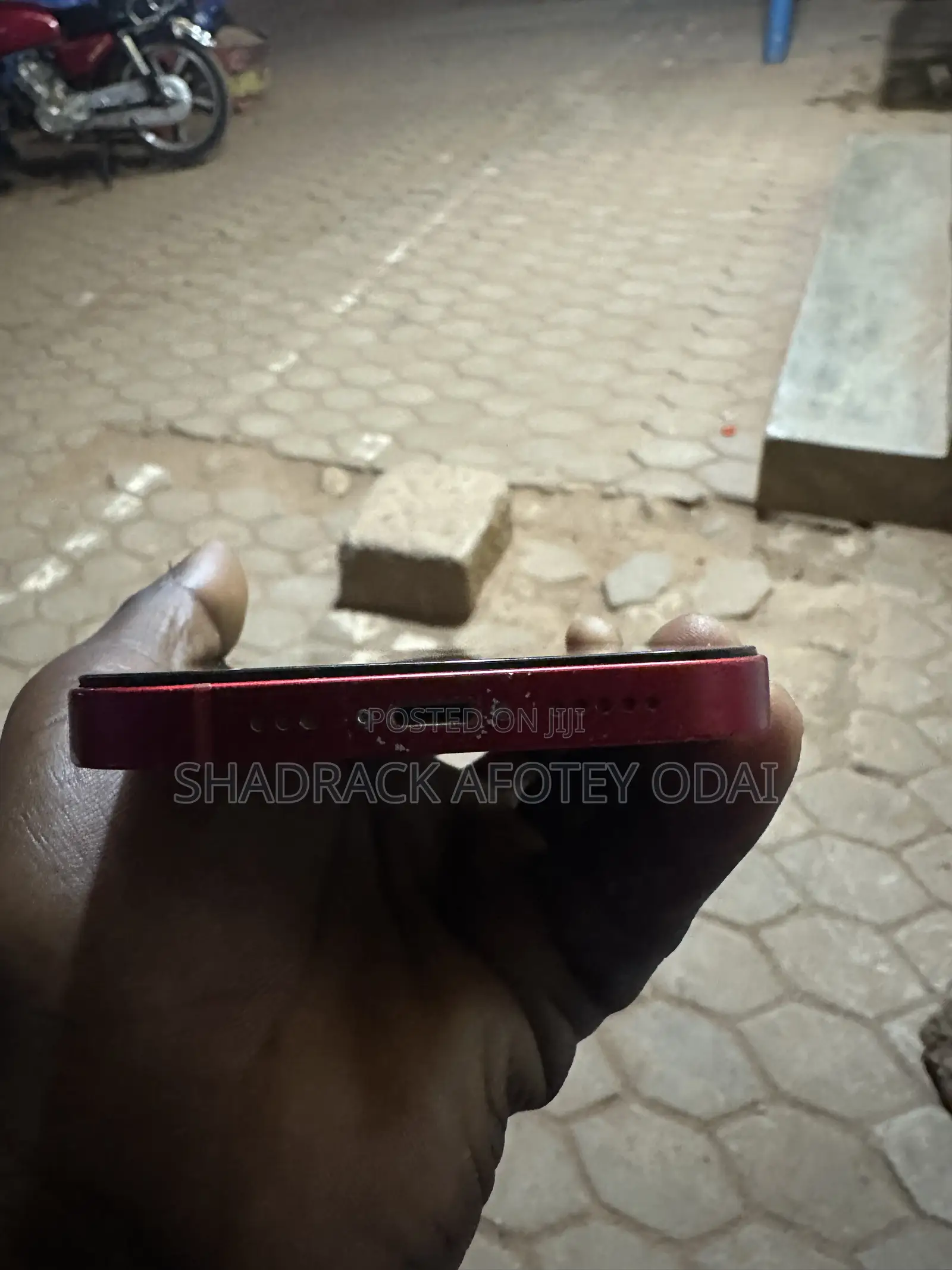 Apple iPhone 13 128 GB Red