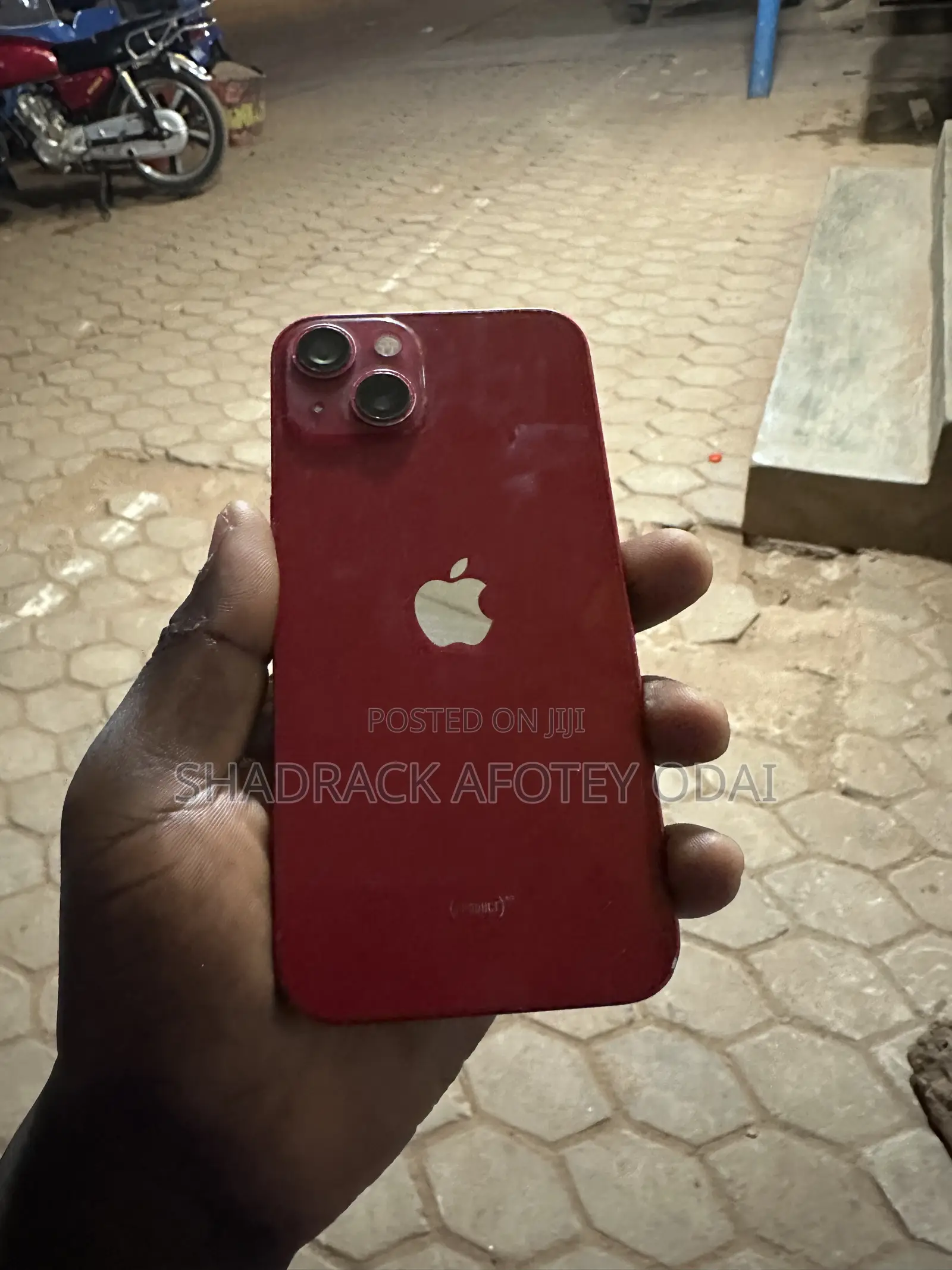 Apple iPhone 13 128 GB Red