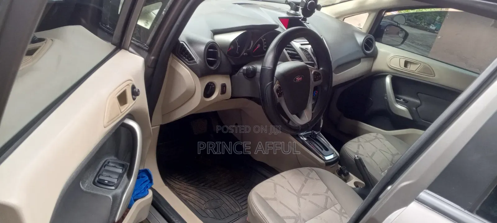 Ford Fiesta SE Sedan 2012 Gray