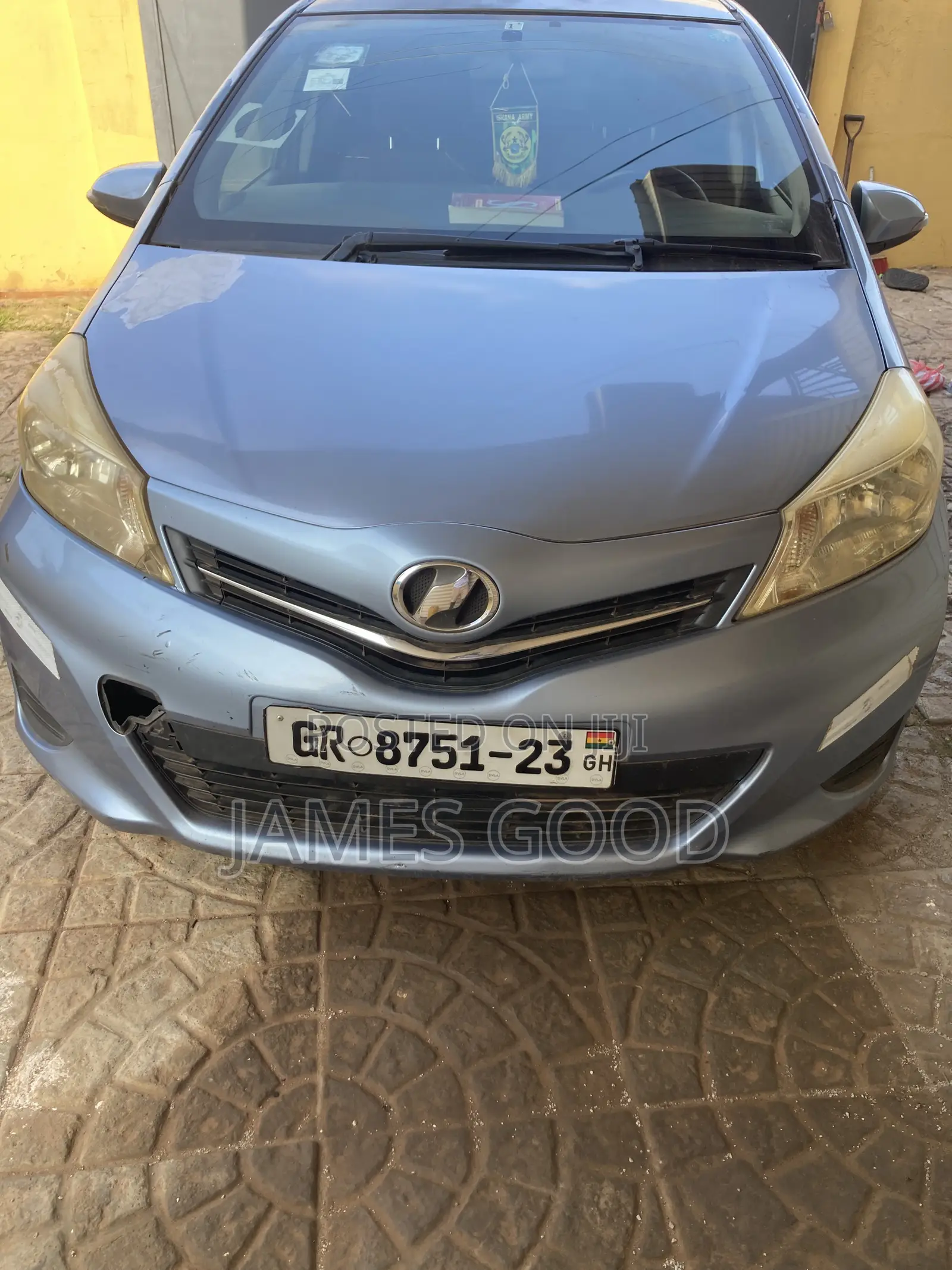 Toyota Vitz 2012 Blue