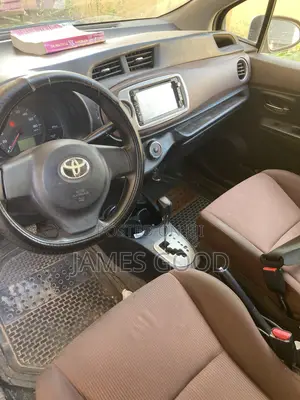 Toyota Vitz 2012 Blue