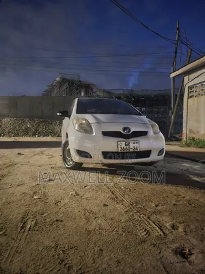 Toyota Vitz 2010 White