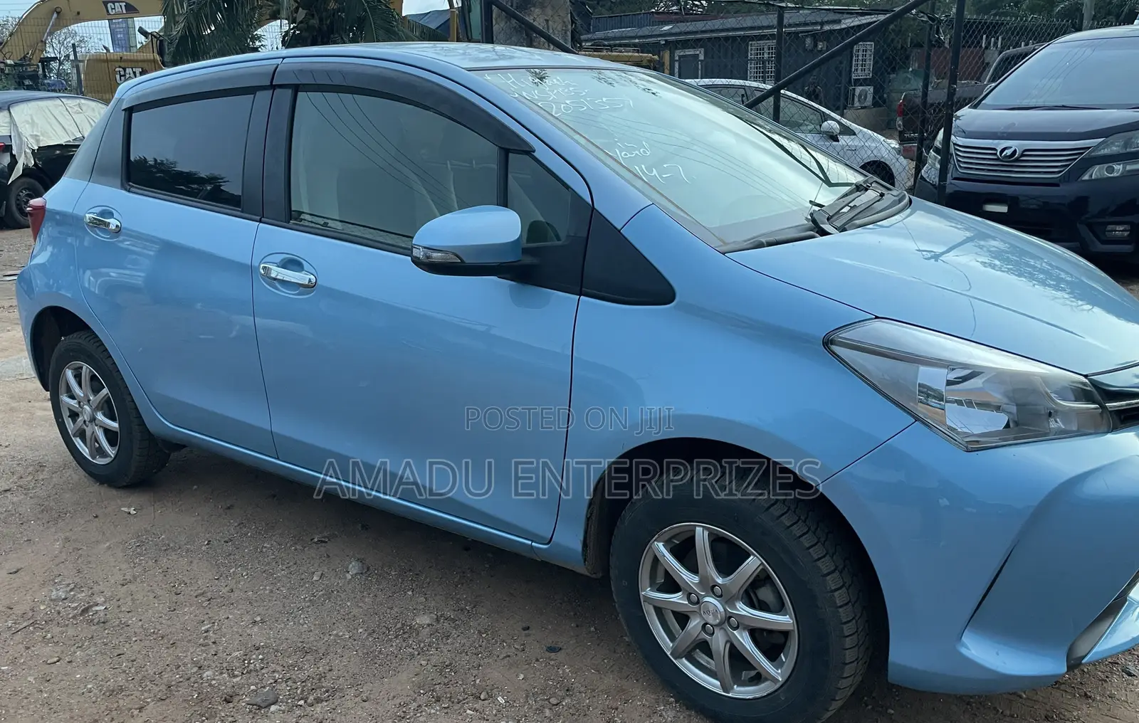 Toyota Vitz 1.3 FWD 5dr 2015 Blue