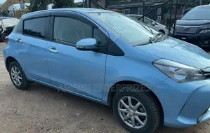 Toyota Vitz 1.3 FWD 5dr 2015 Blue