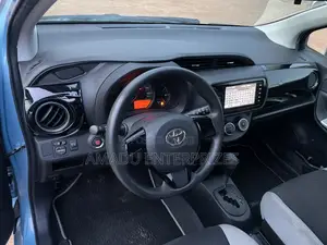 Toyota Vitz 1.3 FWD 5dr 2015 Blue