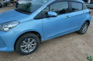 Toyota Vitz 1.3 FWD 5dr 2015 Blue
