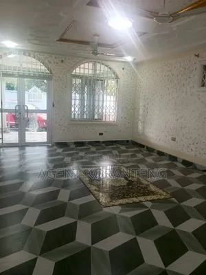 3bdrm Apartment in Oyarifa Mall Area for rent