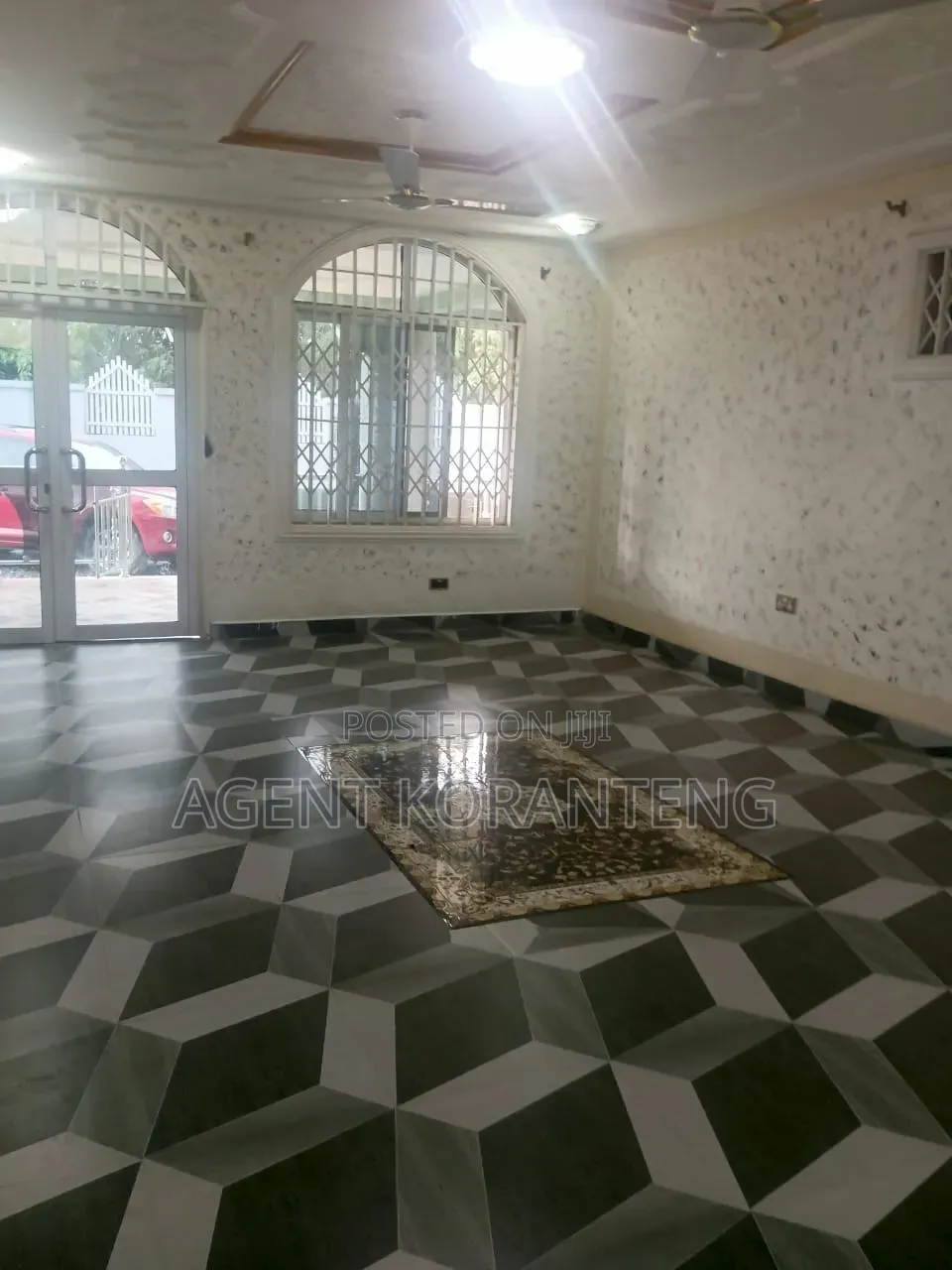 3bdrm Apartment in Oyarifa Mall Area for rent