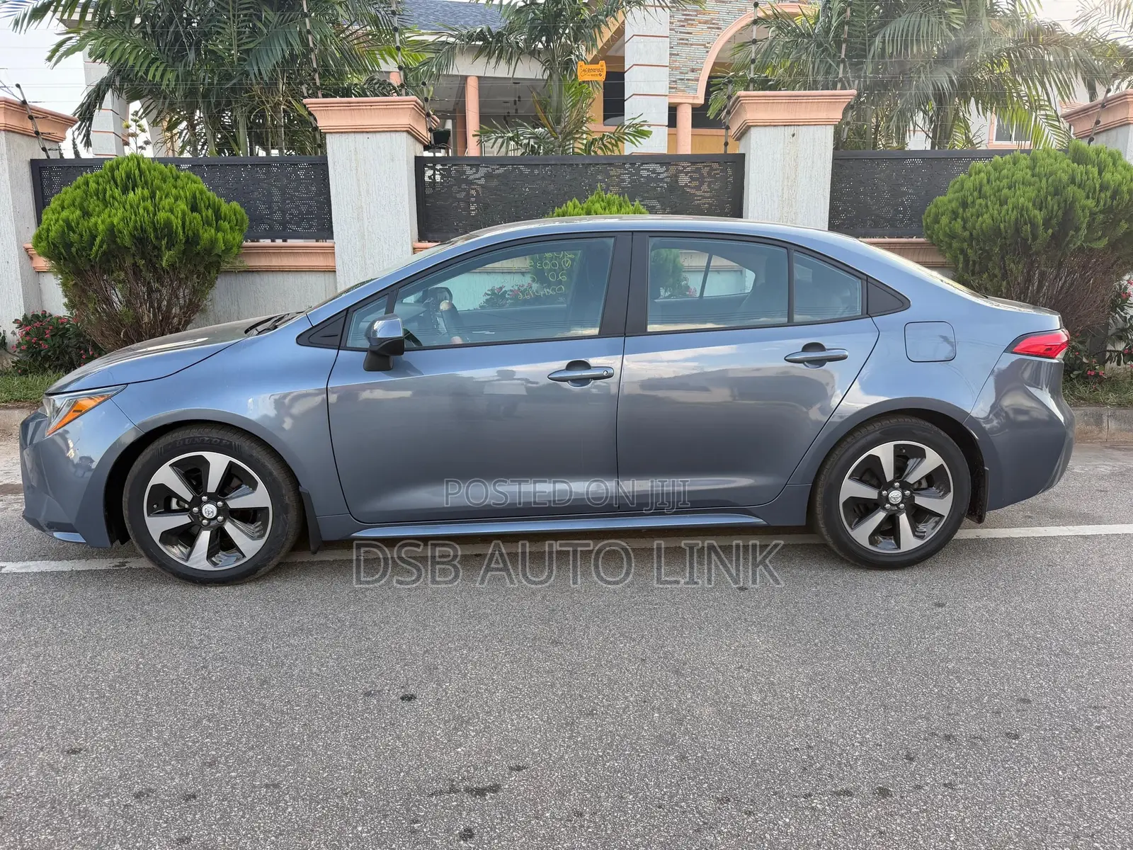 Toyota Corolla LE 2020 Blue